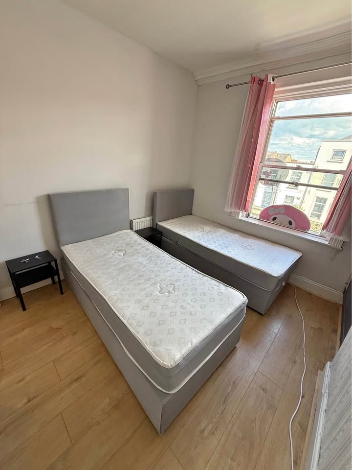 Twinroom in D1