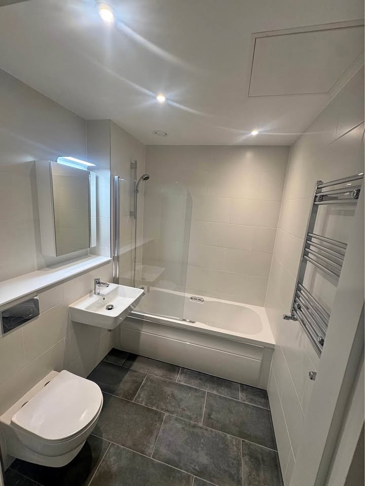 Spacious Double Room for Rent - CITYWEST/ Dublin 24