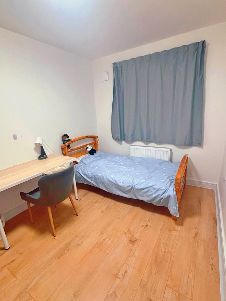 Lease Period: Late August, female only, long-term lease preferred.