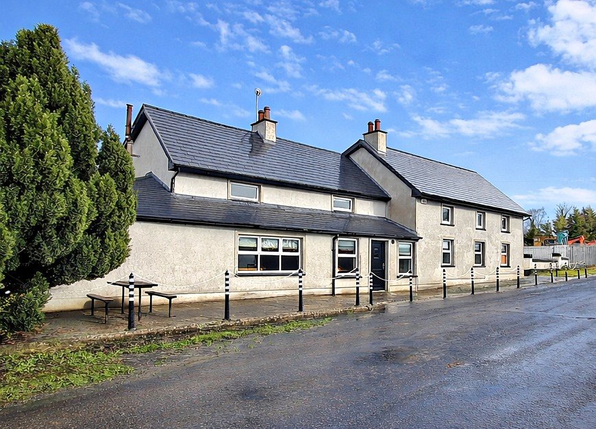 6 Beds 4 Baths House