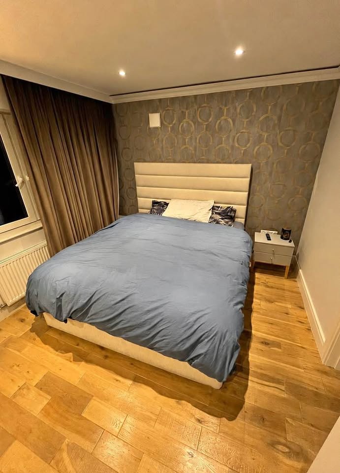 Spacious Double Bedroom in Prestige Safe Area,