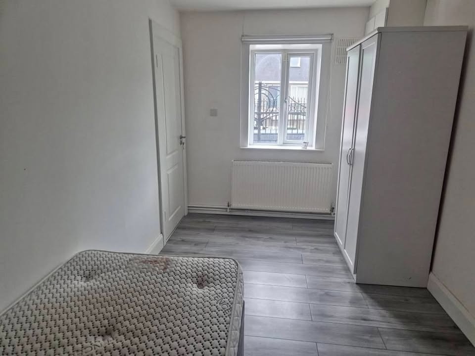 Cameră de închiriat – Dublin 22 (lângă Red Cow Hotel)