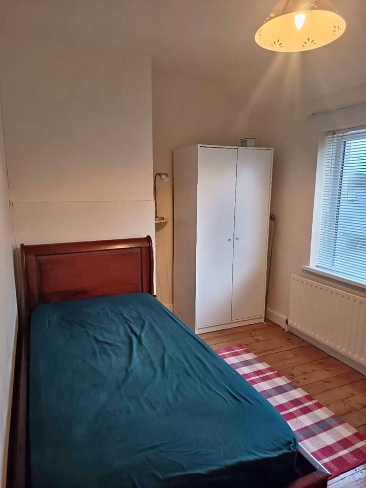 A single room for rent. （House/Harmonstown Dublin5）