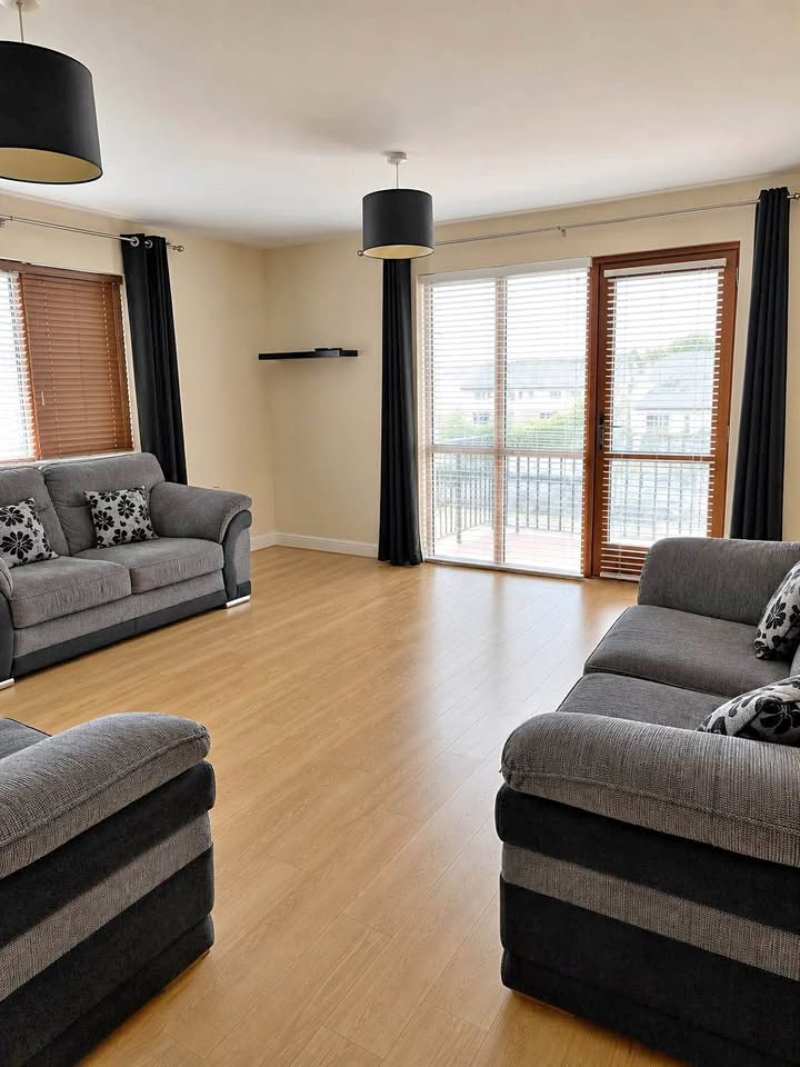 FULL HOUSE DUPLEX - 3 BEDROOM( 2 DOUBLE, 1 SINGLE)