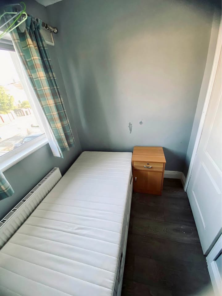 Single room in D17 all bill includes