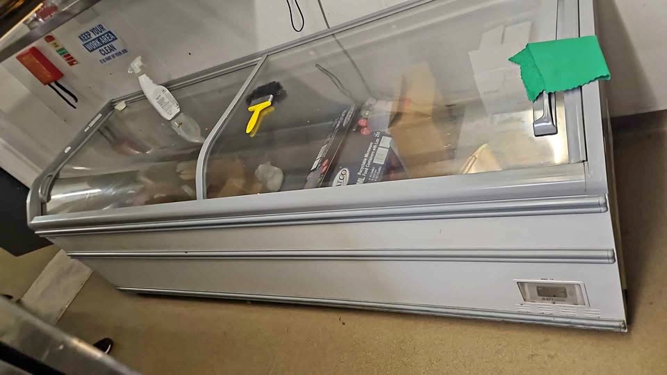 Chest freezer