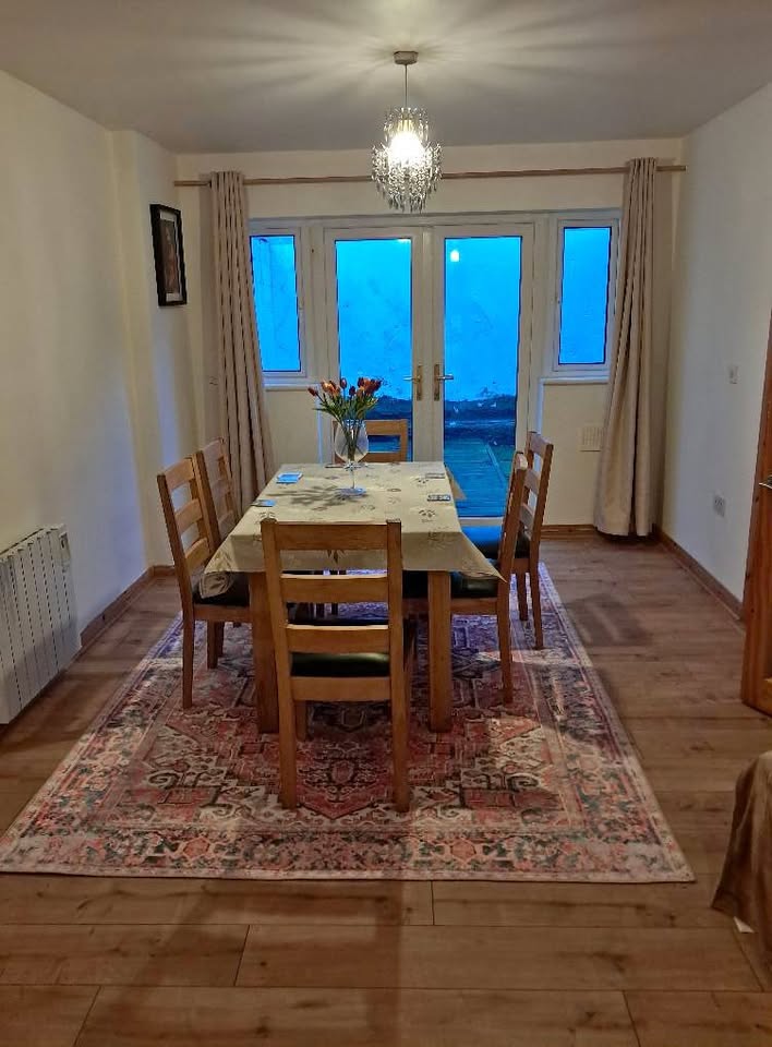 Double Bedroom room available in Longford town.