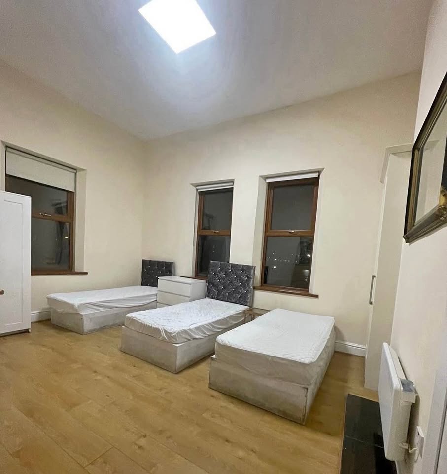 Triple room (one male vacancy)