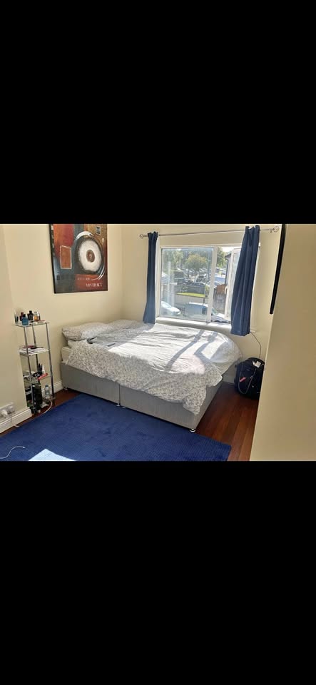 Room for rent available from 25/08