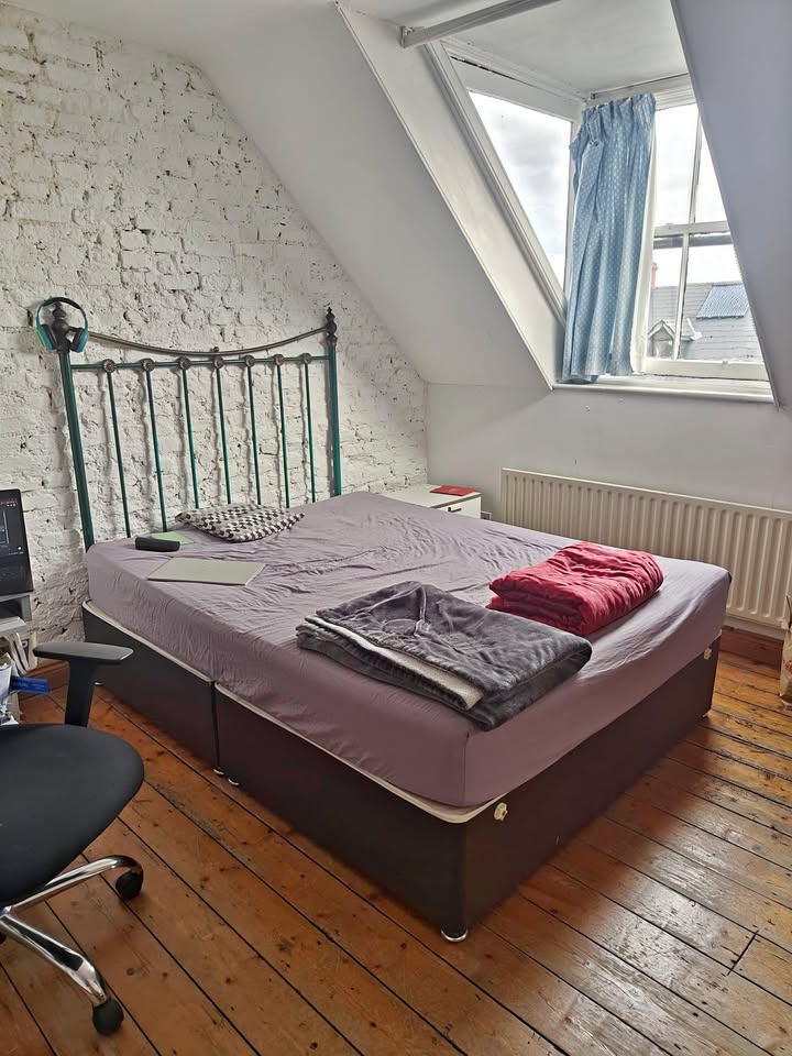 1 bed 1 bath Room only