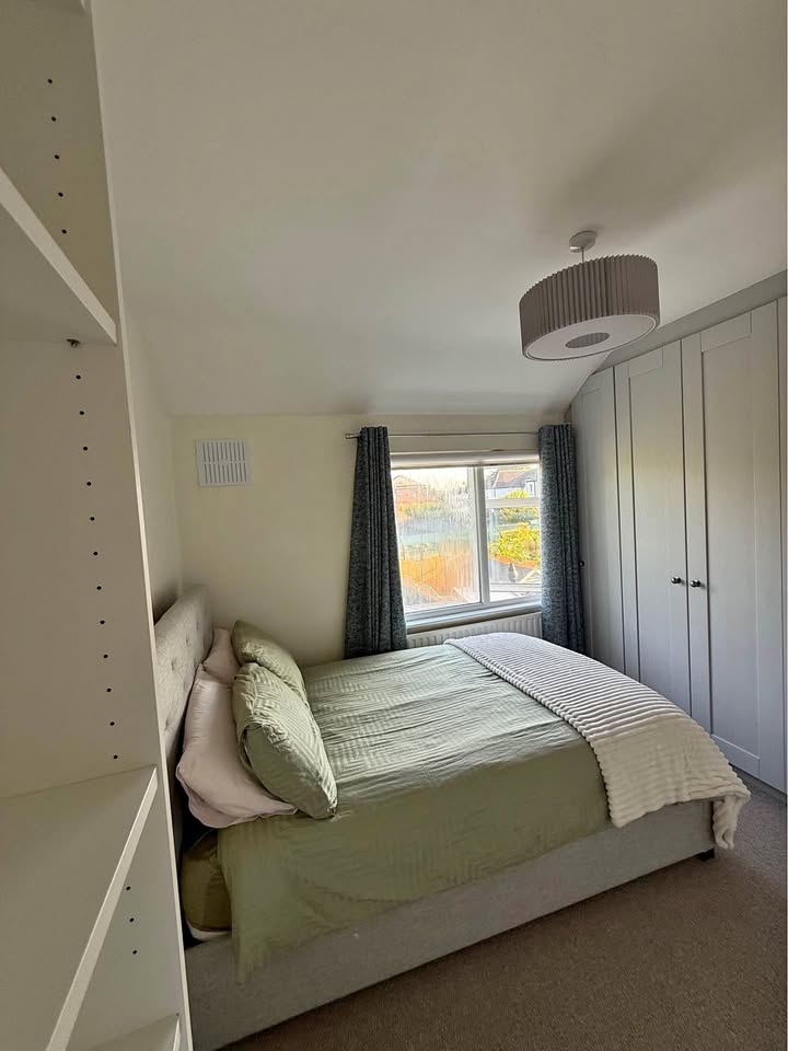Female room available