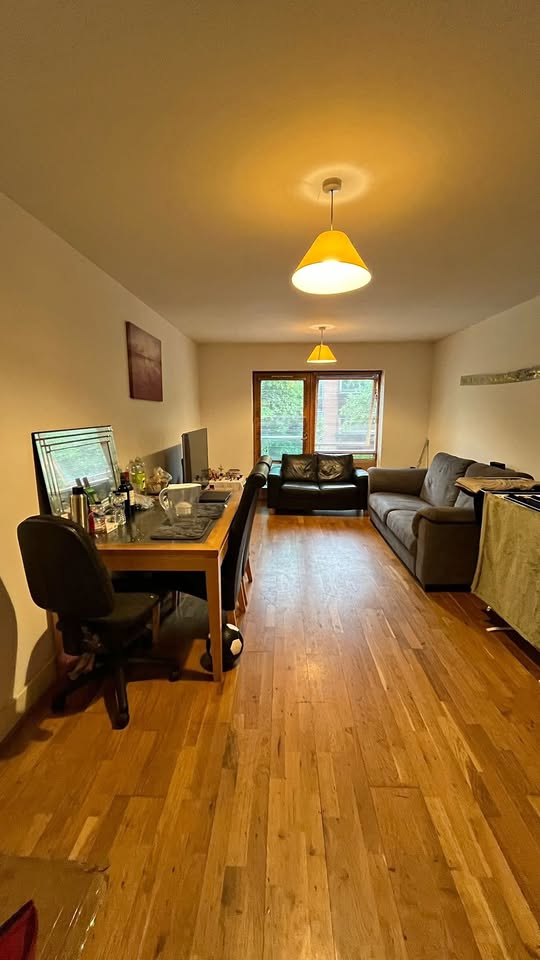 3 beds 2 baths Flat/apartment